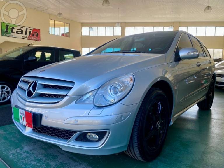 MERCEDES-BENZ - R 500 5.0 V8 32V 4P AUTOMÁTICO - 2006/2006 - PRATA - R$ 109.900,00