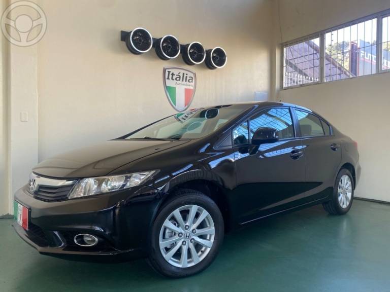 HONDA - CIVIC 1.8 LXS 16V FLEX 4P AUTOMÁTICO - 2012/2013 - PRETA - R$ 64.900,00