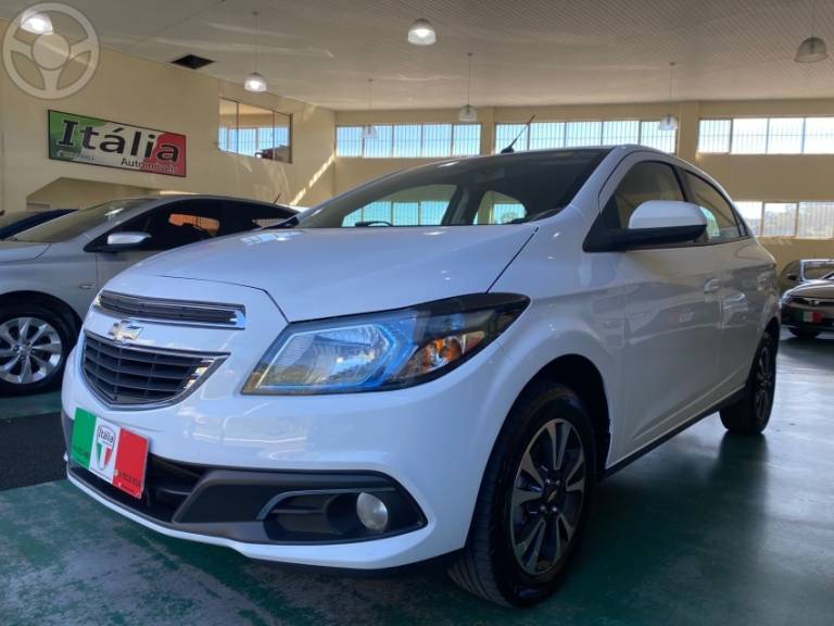 CHEVROLET - ONIX 1.4 MPFI LTZ 8V FLEX 4P MANUAL - 2013/2014 - BRANCA - R$ 48.900,00