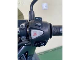 HONDA - PCX 150 - 2020/2020 - CINZA - R$ 17.900,00