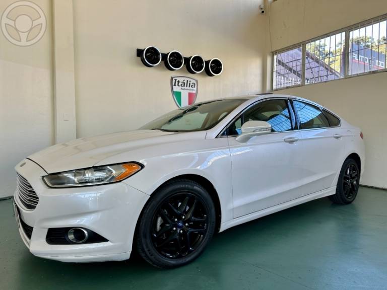 FORD - FUSION 2.5 16V FLEX 4P AUTOMÁTICO - 2013/2013 - BRANCA - R$ 67.900,00