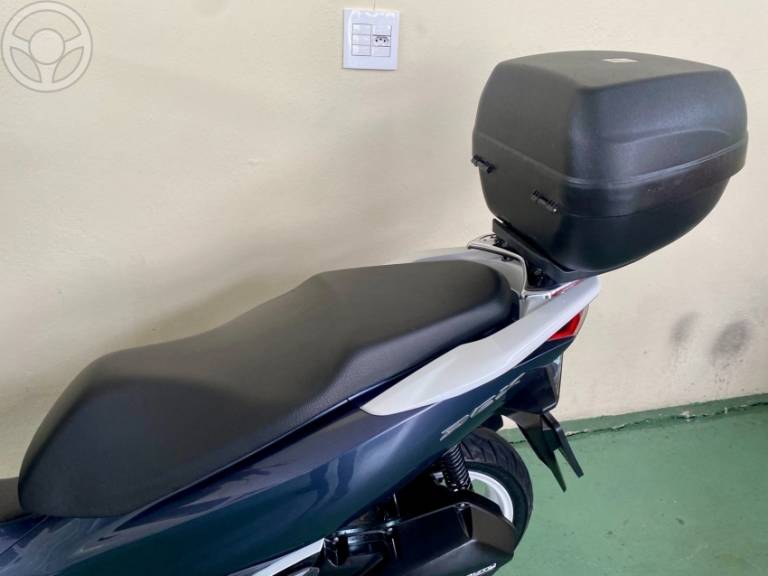 HONDA - PCX 150 - 2020/2020 - CINZA - R$ 17.900,00
