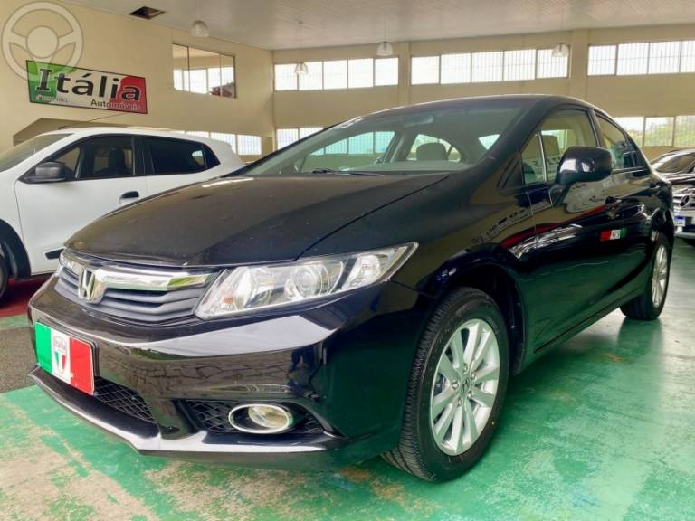 HONDA - CIVIC 1.8 LXS 16V FLEX 4P AUTOMÁTICO - 2012/2013 - PRETA - R$ 64.900,00